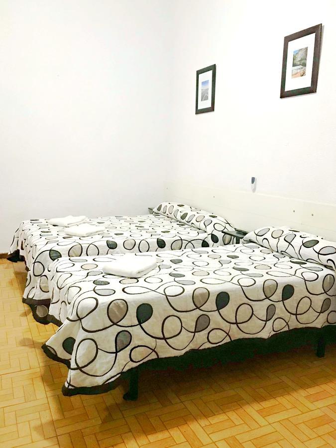 Hostal Los Arcos Madrid Exterior foto