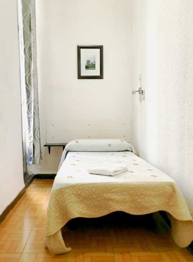 Hostal Los Arcos Madrid Exterior foto