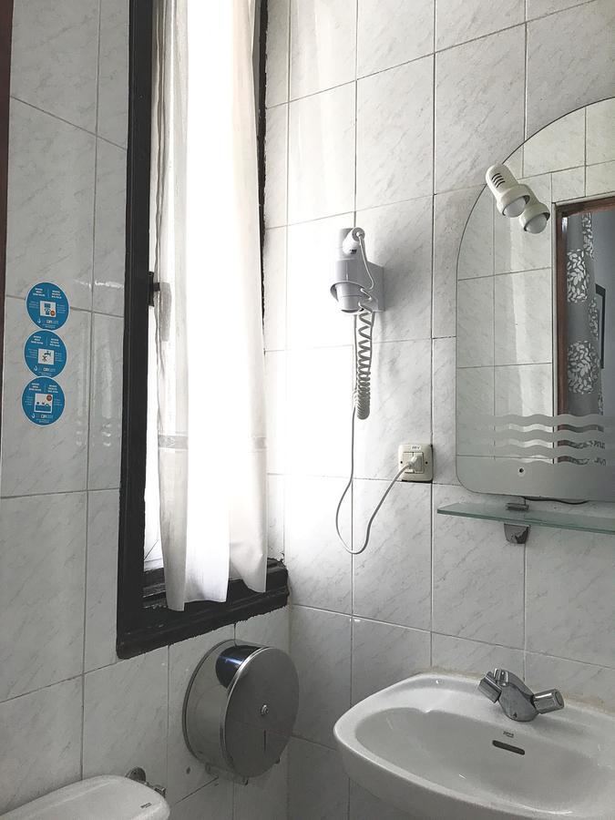 Hostal Los Arcos Madrid Exterior foto
