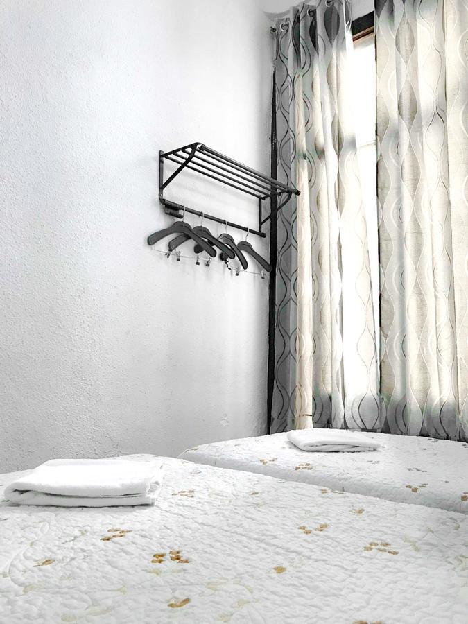 Hostal Los Arcos Madrid Exterior foto