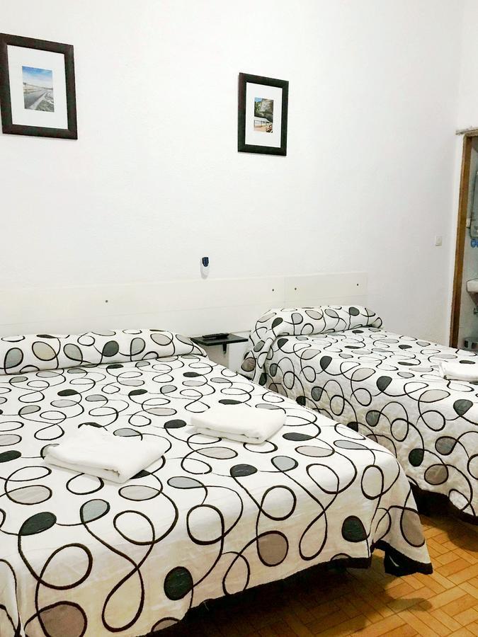 Hostal Los Arcos Madrid Exterior foto