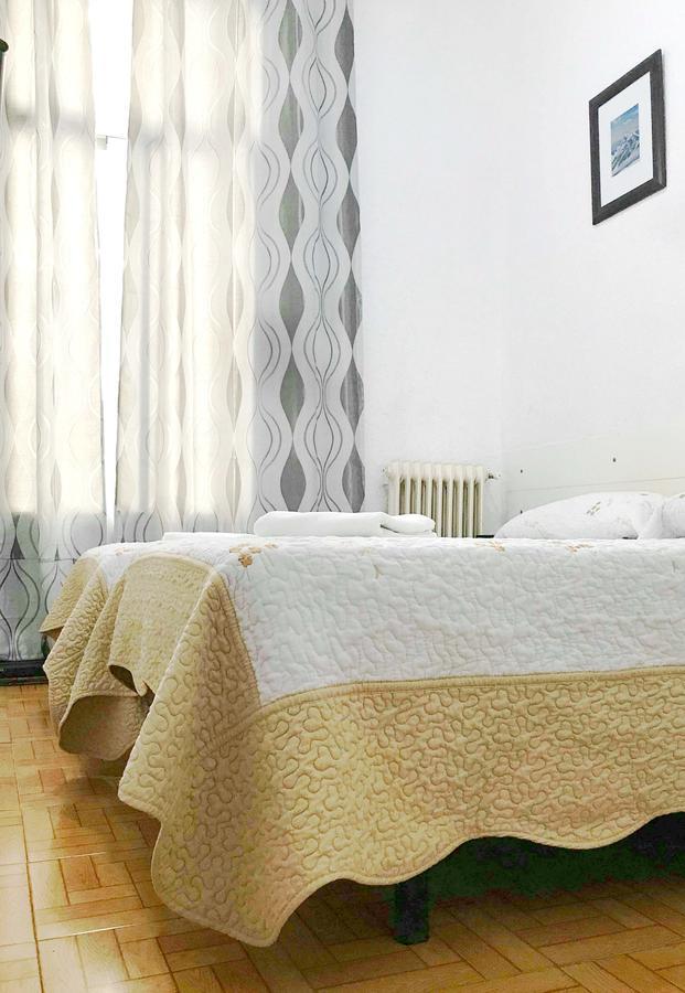 Hostal Los Arcos Madrid Exterior foto
